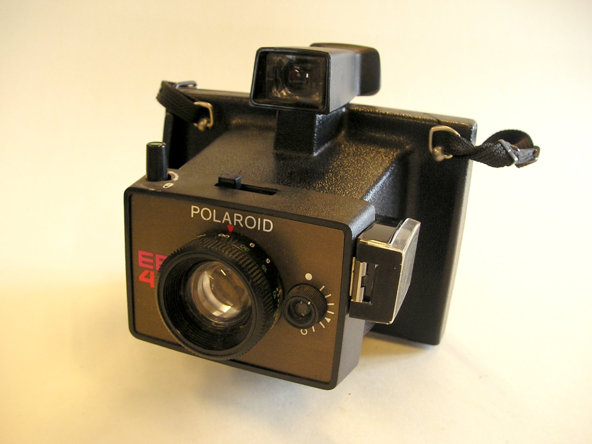 Polaroid EE 44