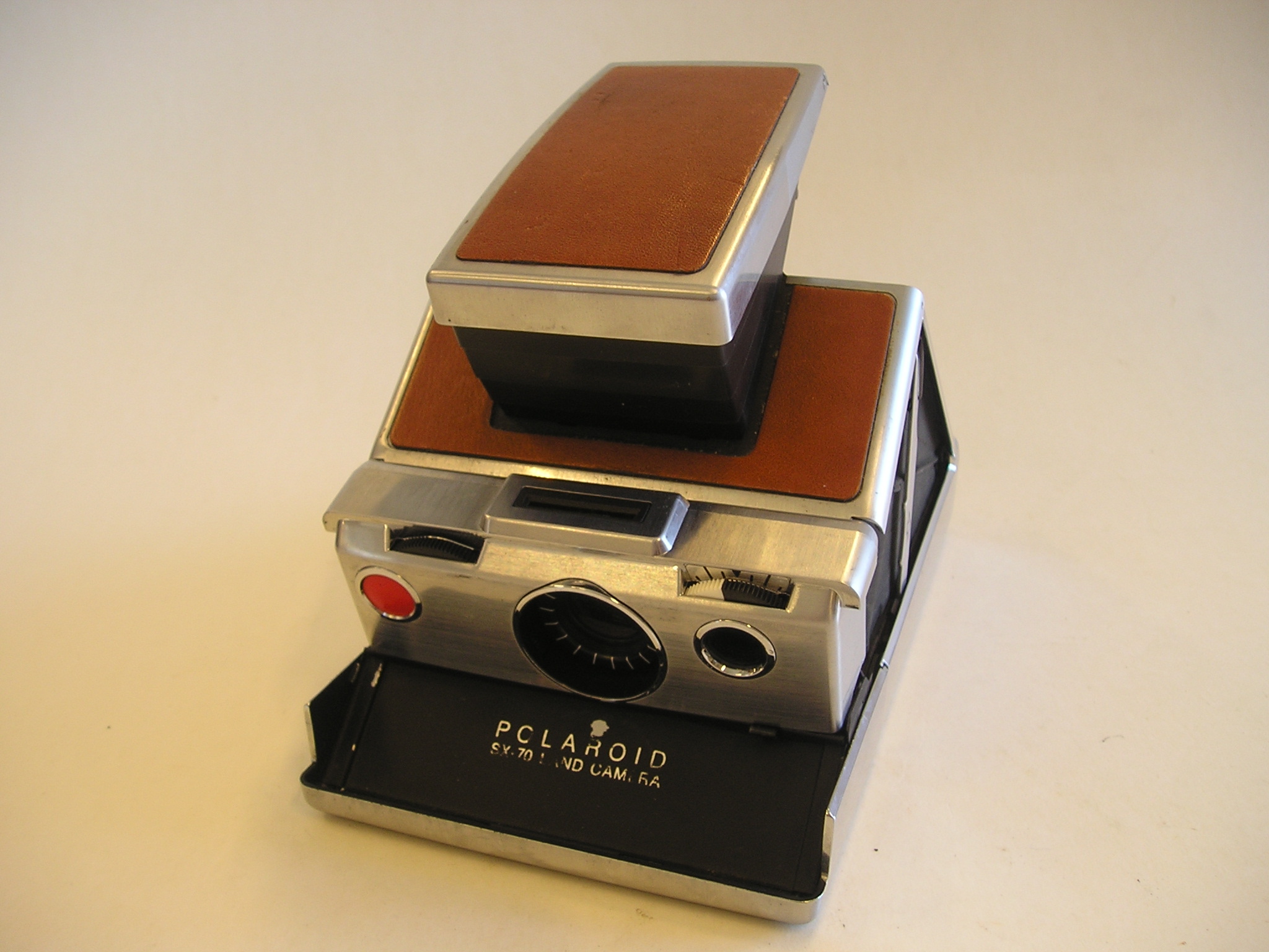 Polaroid SX 70 (Deluxe Model)