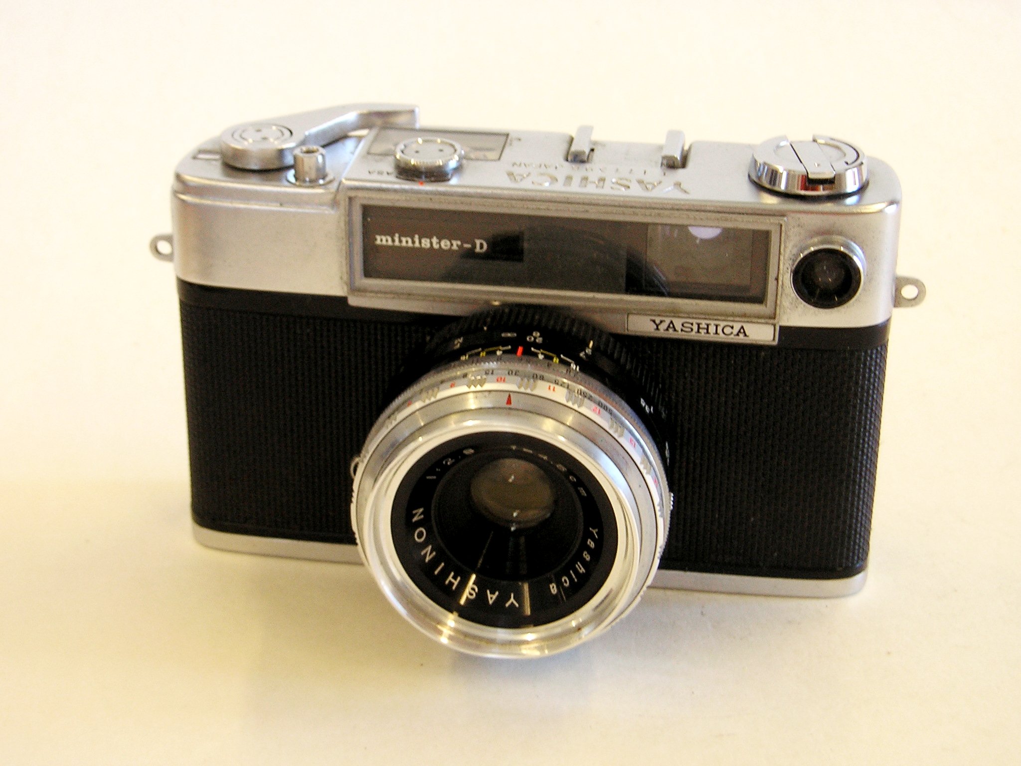 Yashica Minister D