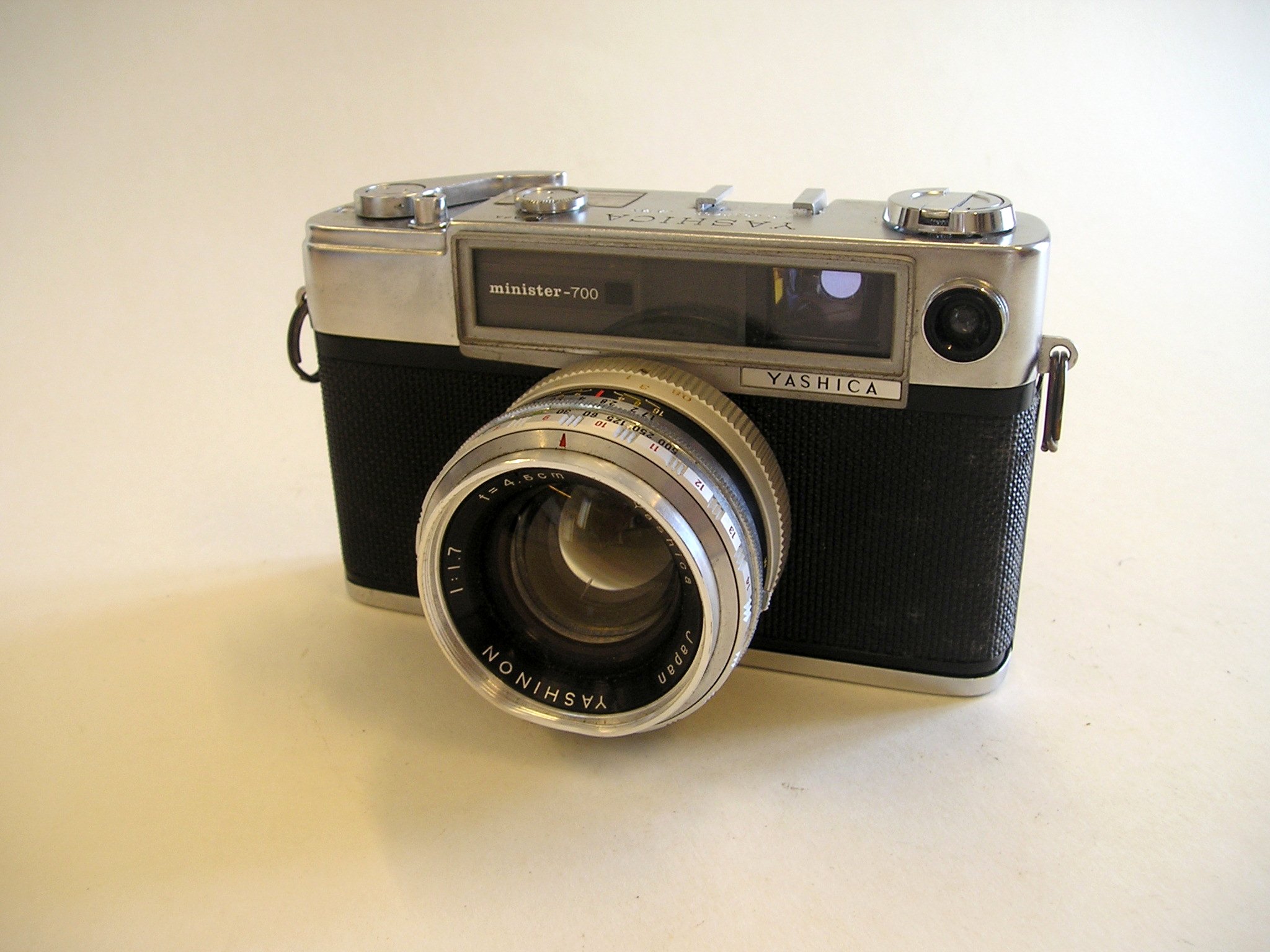 Yashica Minister 700